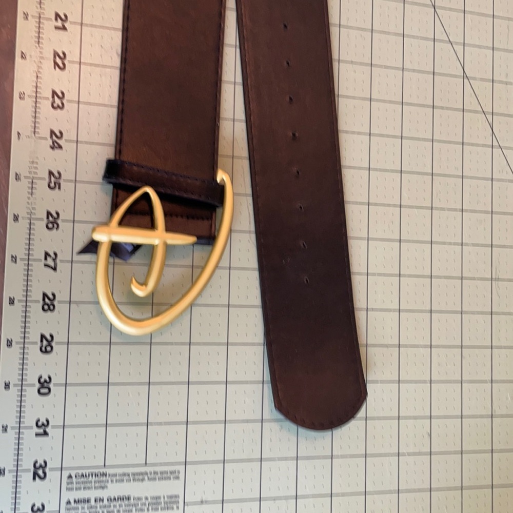 Disney D belt